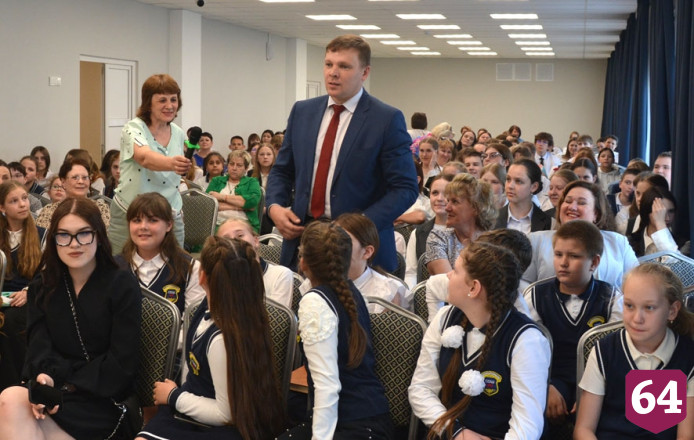 Звезда «Папиных дочек» посоветовала саратовским школьникам читать для души